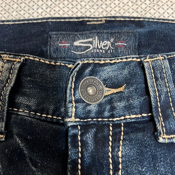 Silver Jeans ZAC Waist 32 Length 30 never worn for sale.  A relaxed fit jeans. - Picture 6 of 10